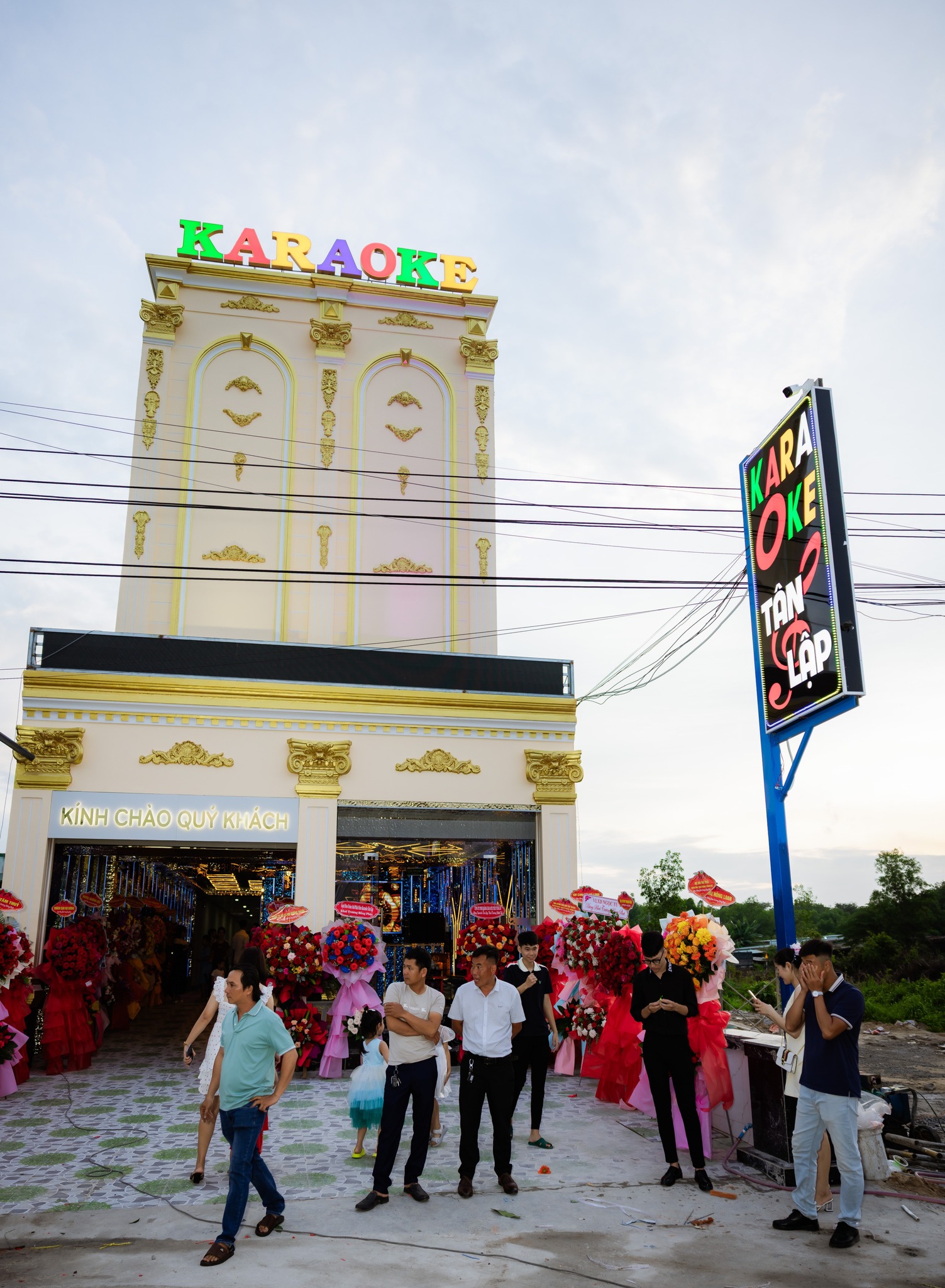 PHÚC THANH AUDIO THI CÔNG HỆ THỐNG ÂM THANH KARAOKE TÂN LẬP – TÂN UYÊN, BÌNH DƯƠNG